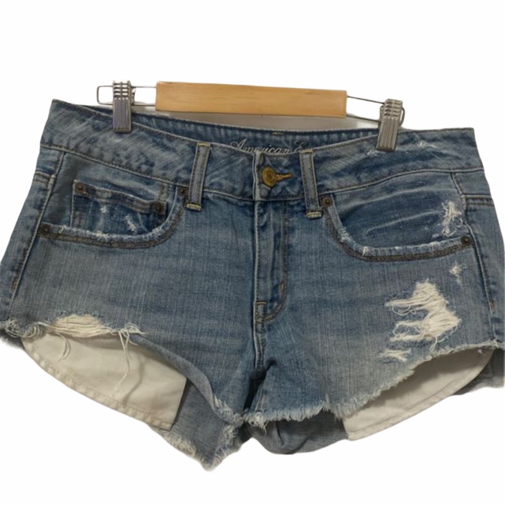 Americans denim shorts.